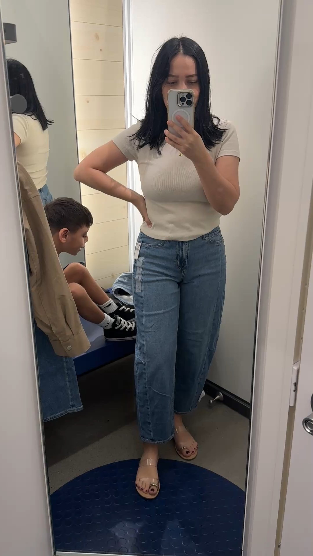 Barrel Jeans- Size 2

#LTKFallSale #LTKSeasonal #LTKSaleAlert