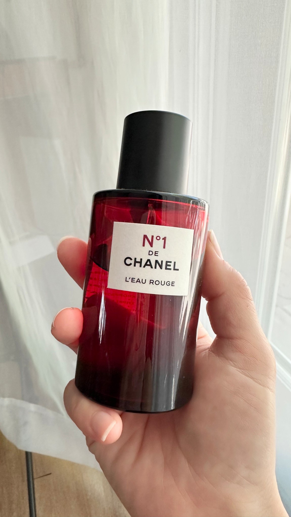 My all-time favorite scent ✨ A refreshing fragrance mist infused with Red Camellia Extract and camellia water — the perfect pick-me-up for hydrated, radiant skin. #LTKbeauty #skincareroutine #fragrancelover

#LTKOver40 #LTKBeauty #LTKSummerEdit