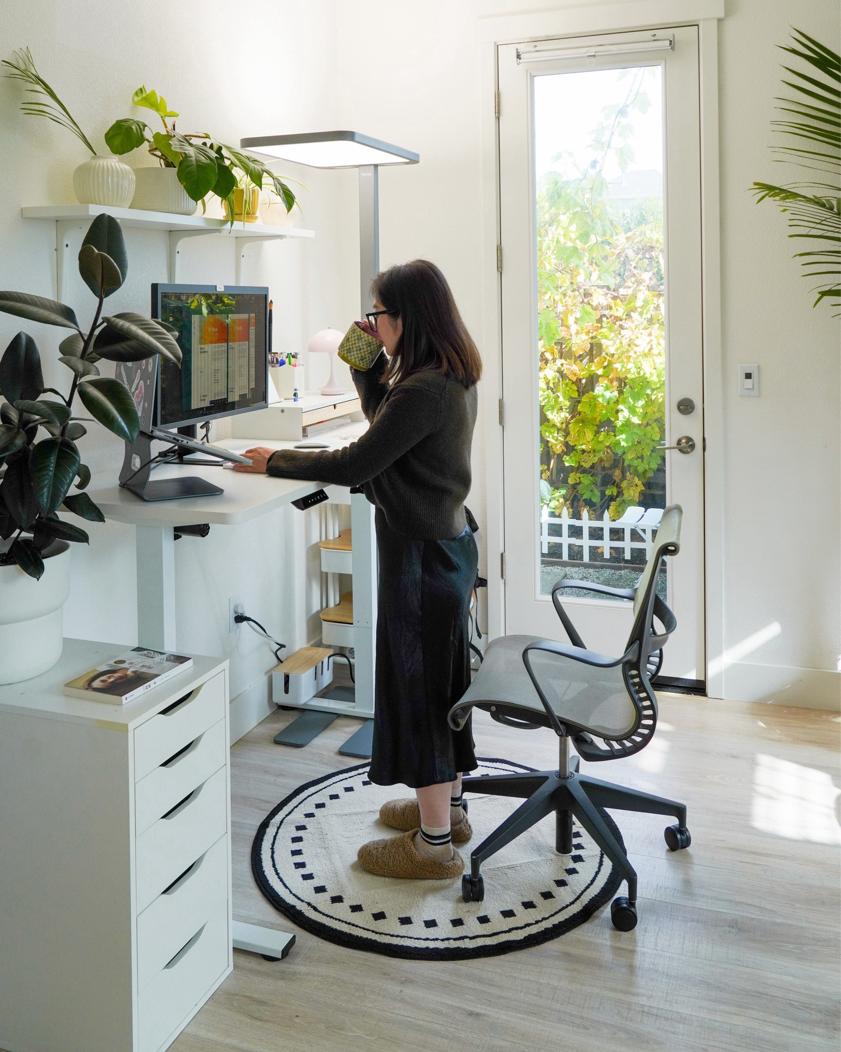 LTK｜Home Office Upgrade 🤍✨

New white standing desk for my workspace — smooth, quiet, sturdy, and fits all my screens + plants.
Such a simple upgrade but makes working here so much nicer ✨

Shop my setup below ⬇️

#LTKWorkwear #LTKHome #LTKdayinmylife
