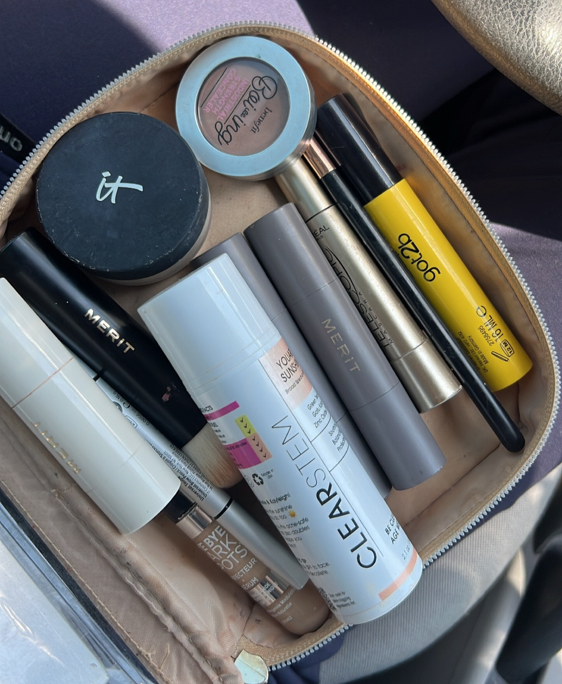 Inflight makeup bag 💕