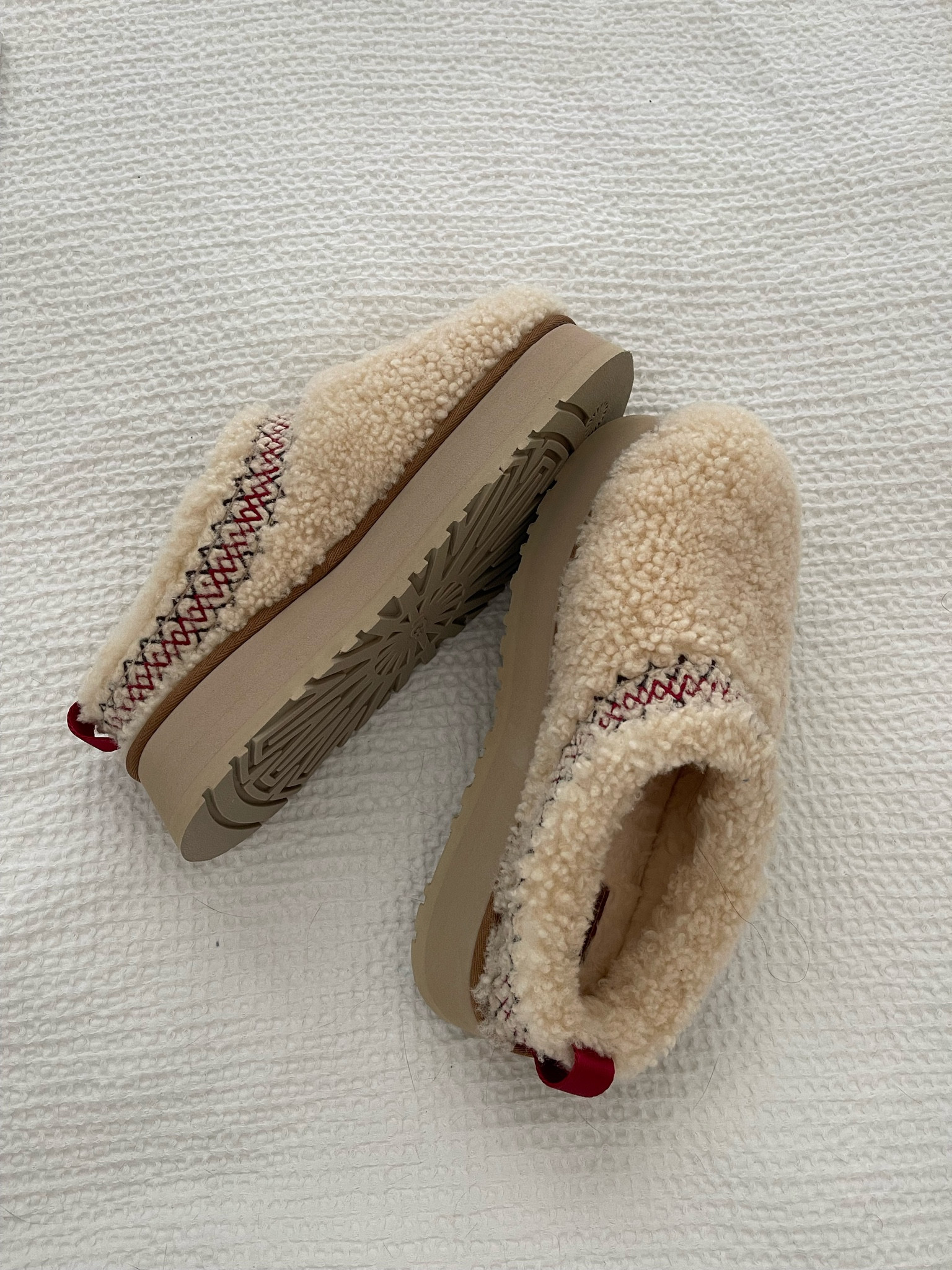 these scream COZY #ugg #uggtasman #tazzuggs #uggs #fallshoes #fallwardrobe 