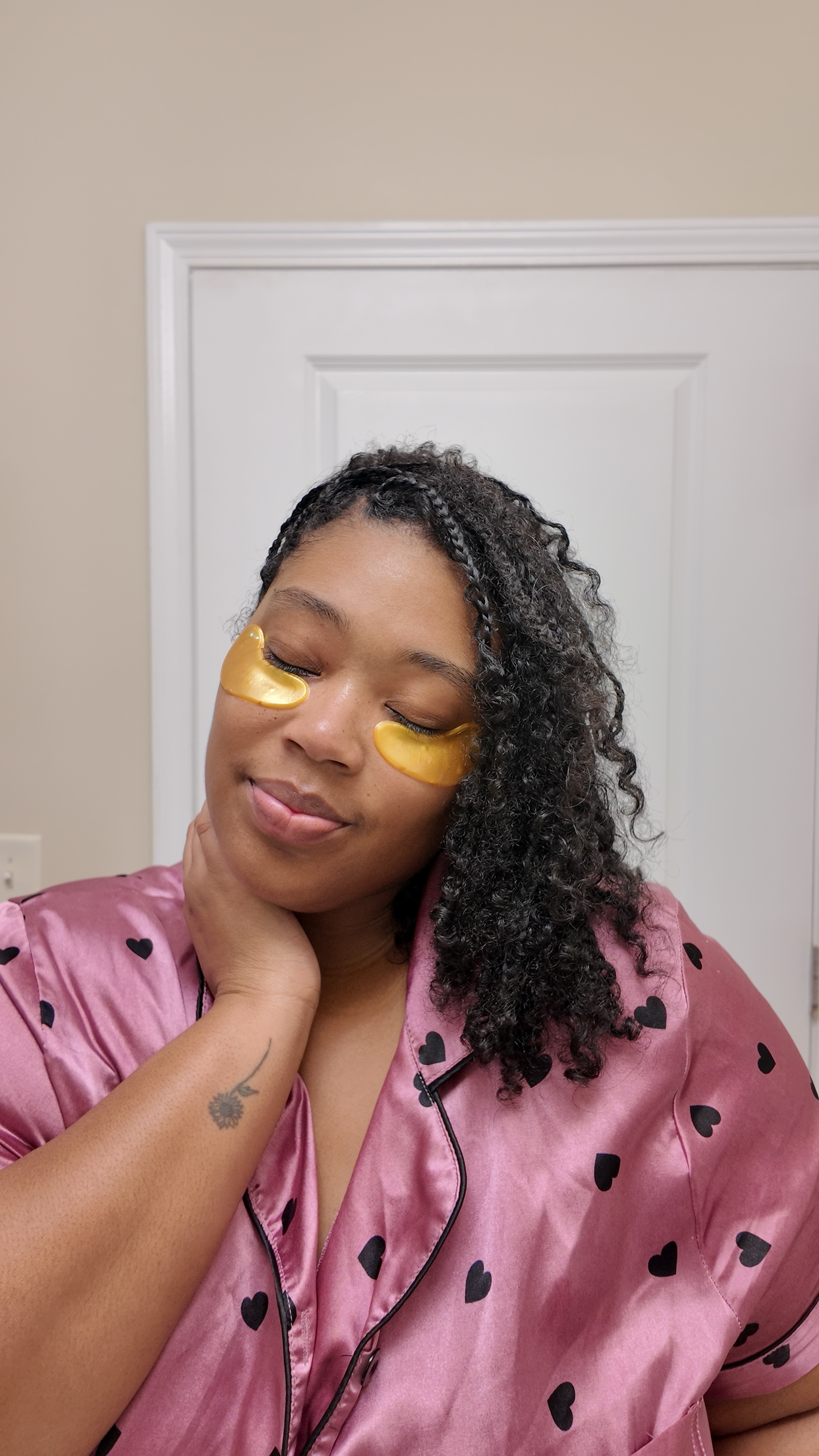 Let’s wash our face before bed! 

Products
equatebeauty Nighttime Make Up Remover Wipes @walmart 
@youthtothepeople Superfood Cleanser 
@goodmolecules Molecules hyaluronic acid serum and moisturizer 
@bathandbodyworks and Body Works Lip Mask
24k Gold Eye Mask