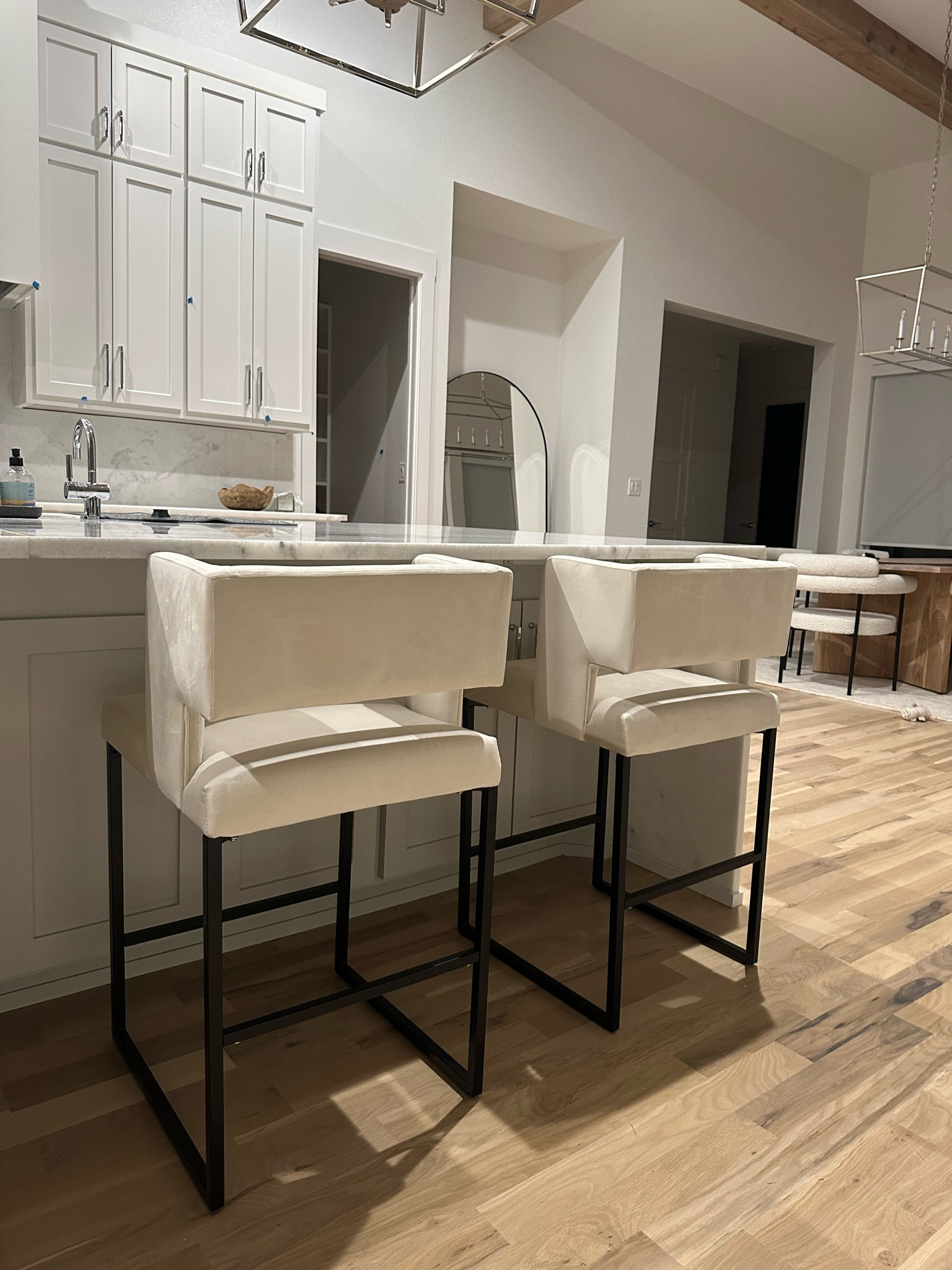 Comfortable modern black and white barstools kitchen stools 
Kitchen furniture  

#LTKFindsUnder50 #LTKFindsUnder100