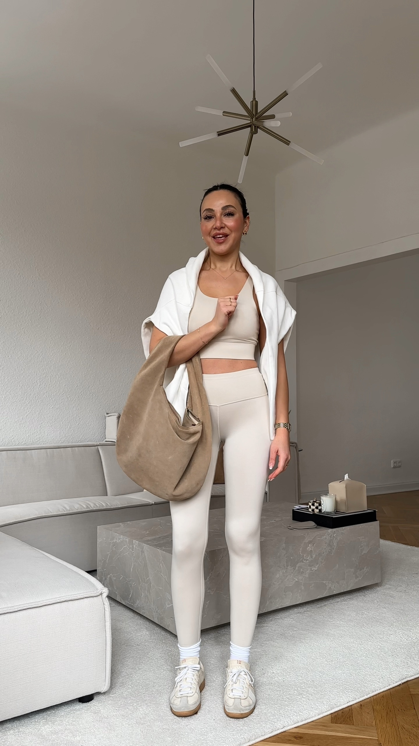 Süße hellfarbige Yogasets sind der absolute Frühlingstrend 🩰🎧 

#heyhoneyyoga #pilates #yoga #trend #frühling 

#LTKdeutschland #LTKstyletip #LTKspring