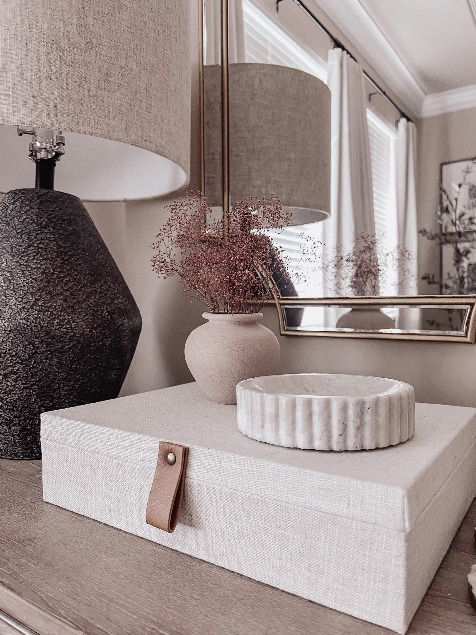 Bedroom decor
Home decor
Lamp
Storage box
Marble dish
Mirror
Brass mirror
Bud vase
Afloral 
Studio McGee 

#LTKhome