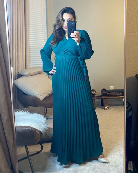 This Amazon dress doesn’t look like it’s under $50 but it is! #midsizefashion #midsizedress #midsize #pleated #longdress 

#LTKover40 #LTKfindsunder50 #LTKmidsize