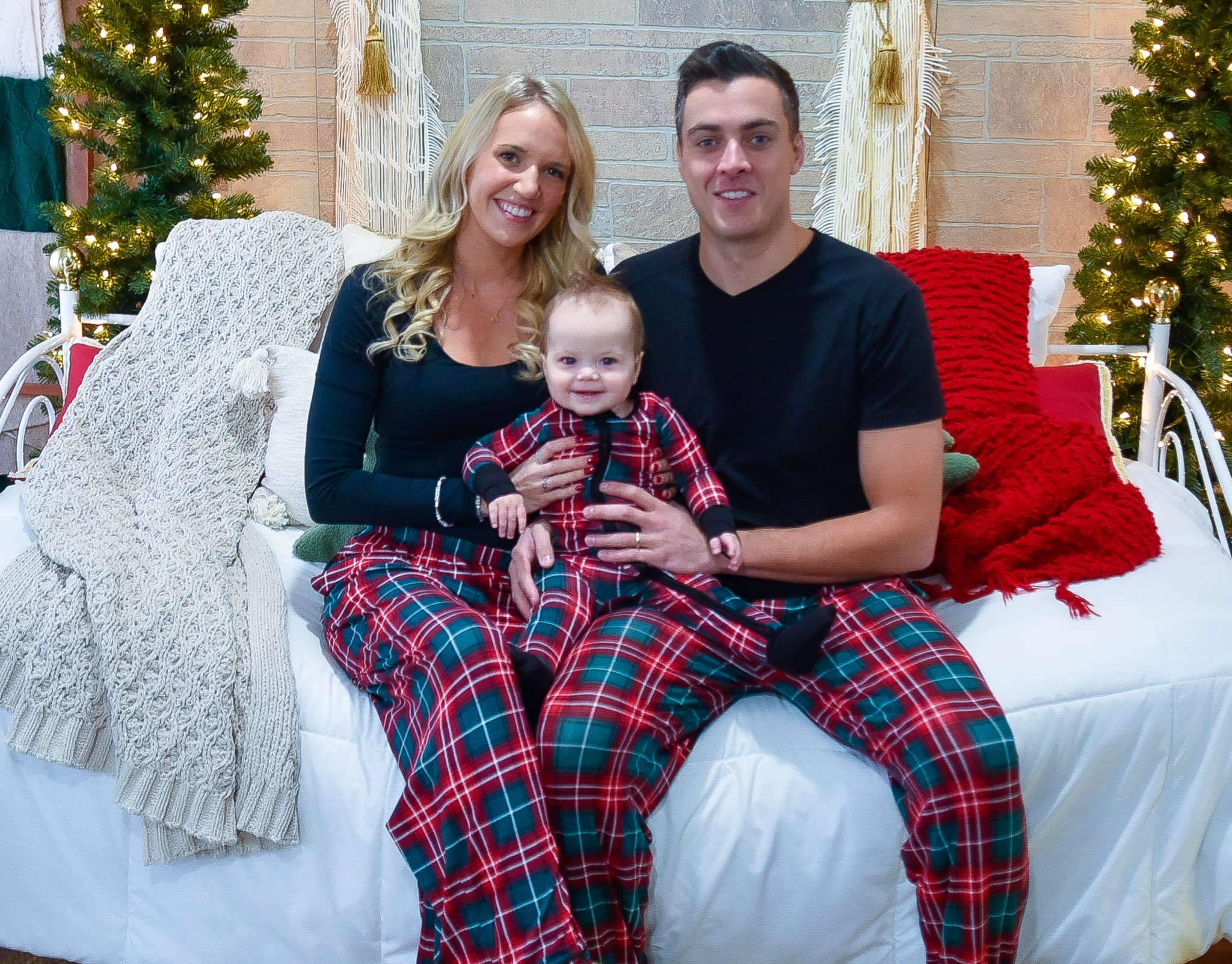Family matching Christmas pjs #littlesleepies

Bamboo sleepies
Christmas pjs
Comfy pajamas for Christmas
Holiday pjs
Family matching 
Christmas ideas 
Little sleepies 
On sale now 

#LTKSeasonal #LTKHoliday #LTKSaleAlert