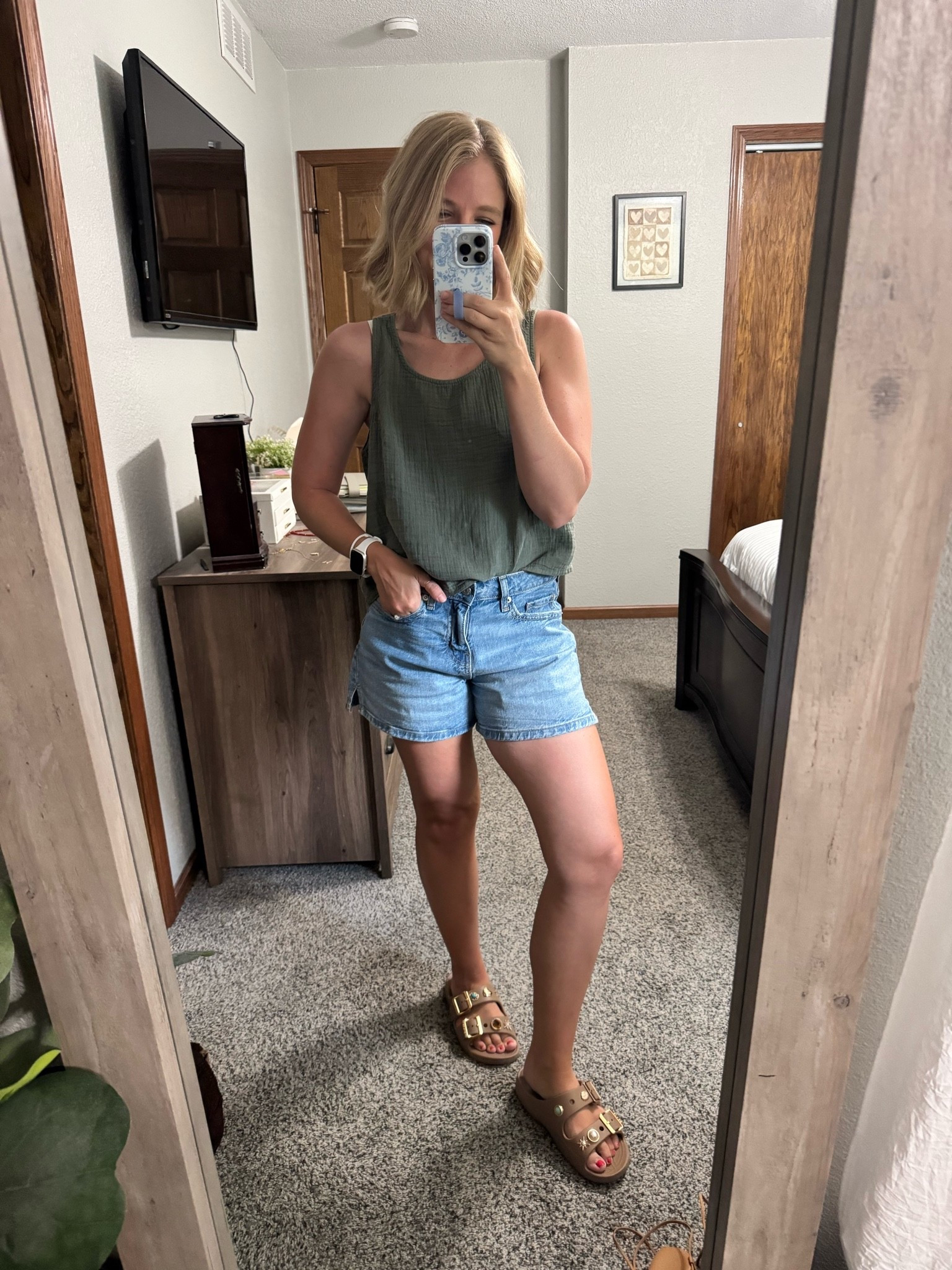 Wednesday splash pad ootd! 
Size small in the tank and size 4 in the shorts!

#LTKootd