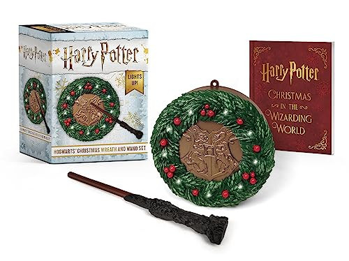 Harry Potter: Hogwarts Christmas Wreath and Wand Set: Lights Up! (RP Minis) | Amazon (US)