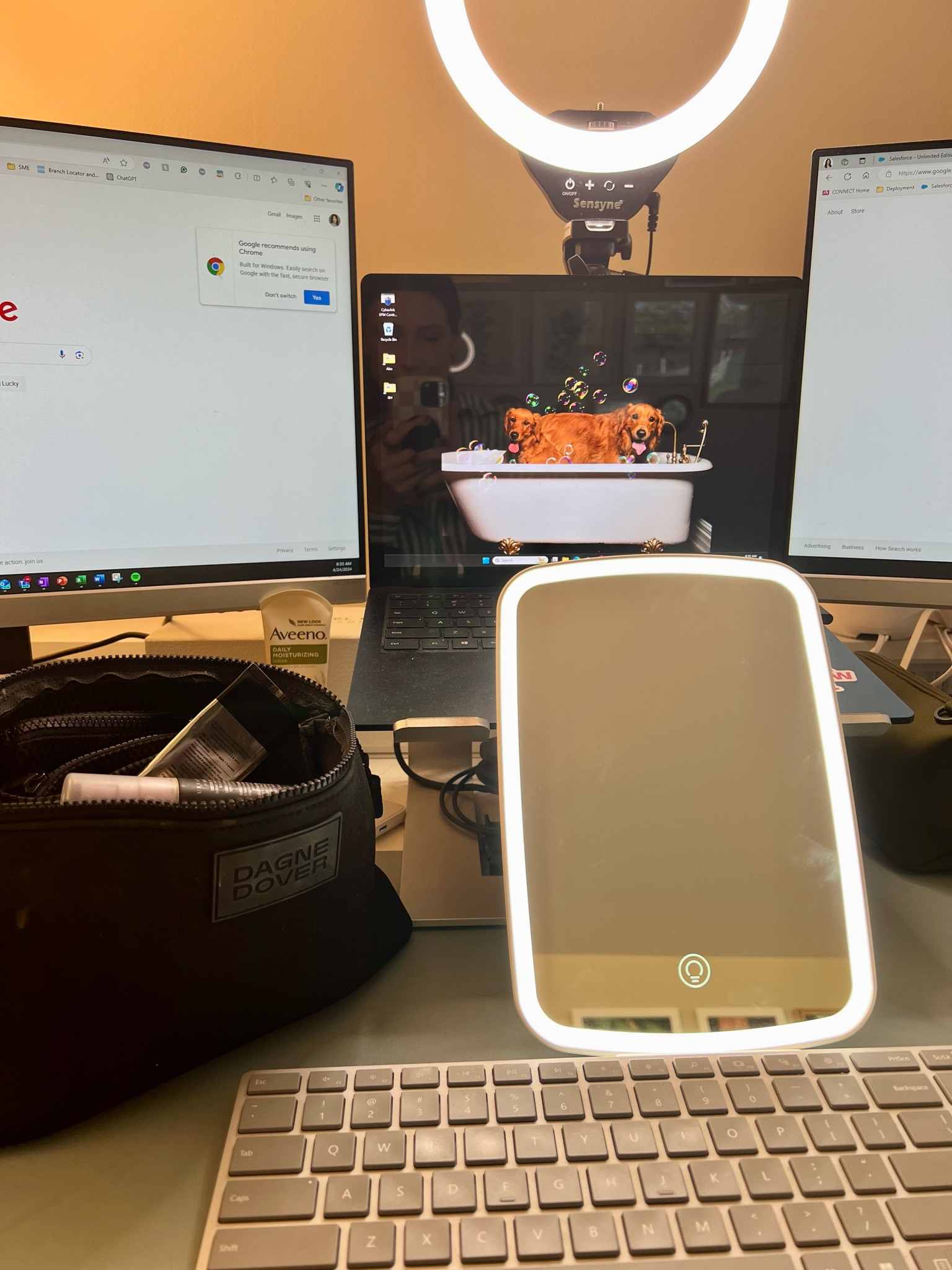 Sometimes WFH means doing my makeup at my desk, but the advantage is the ring light🤩 I love this light-up mirror for home & travel! 