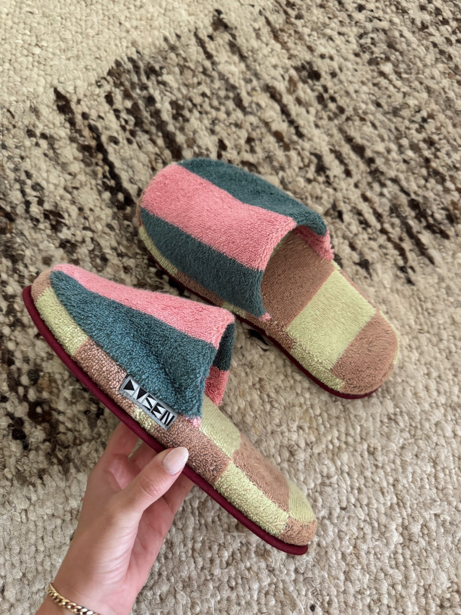 Cutest striped slippers! Super comfy tocloud

#LTKFindsUnder100 #LTKFindsUnder50 #LTKShoeCrush