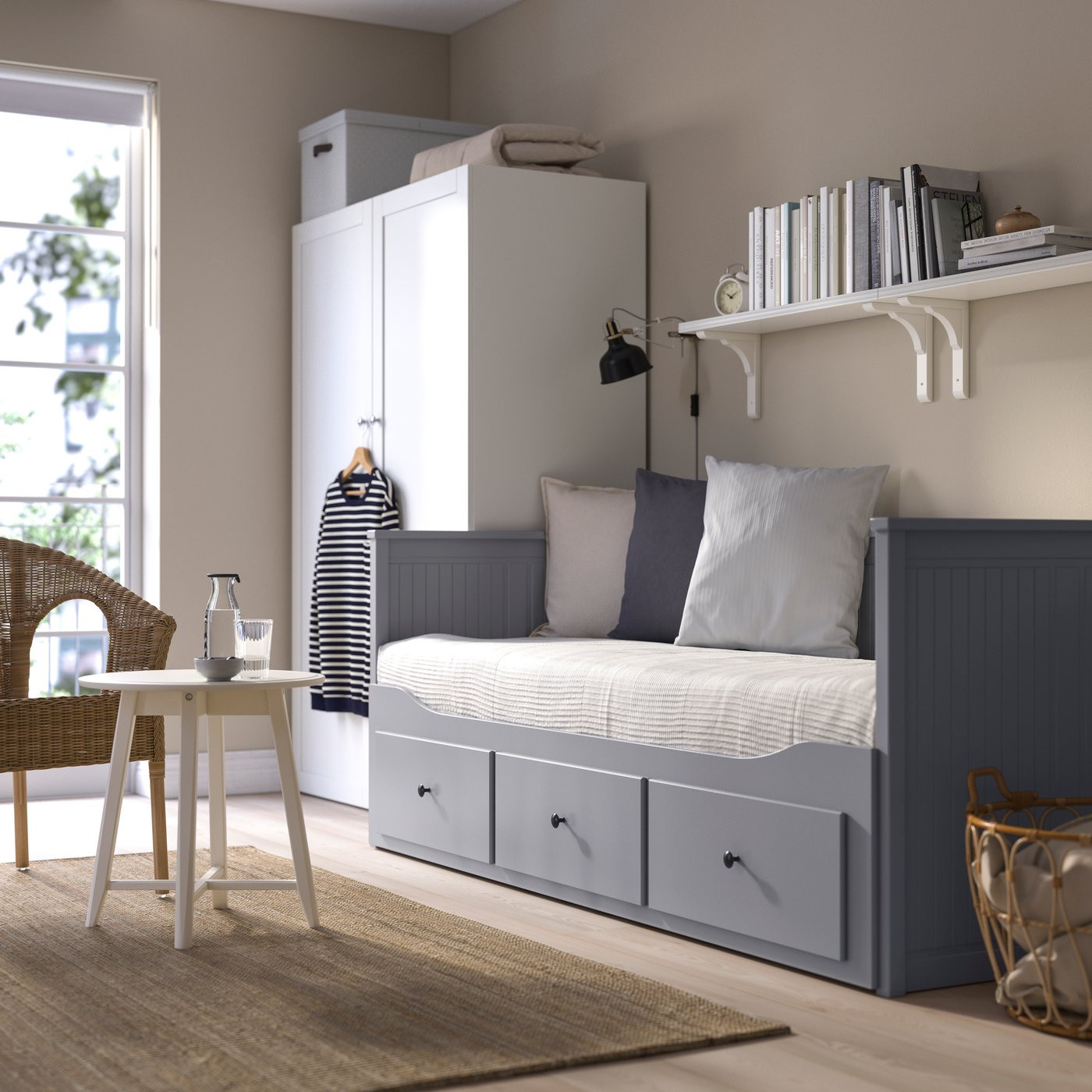 IKEA HEMNES daybed with 3 drawers/2 mattresses, gray, Twin | IKEA US