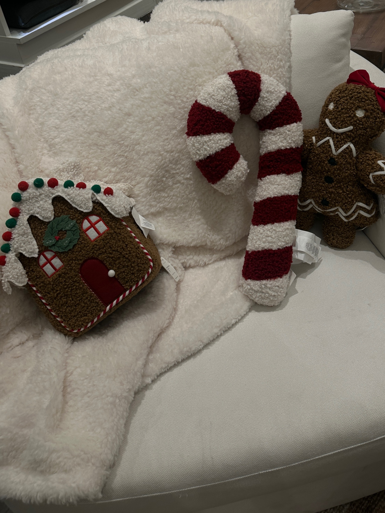 I just had to get these for our house!! 🧸🎄✨❤️ so adorable Sale 

#LTKHoliday #LTKHolidaySale #LTKhome