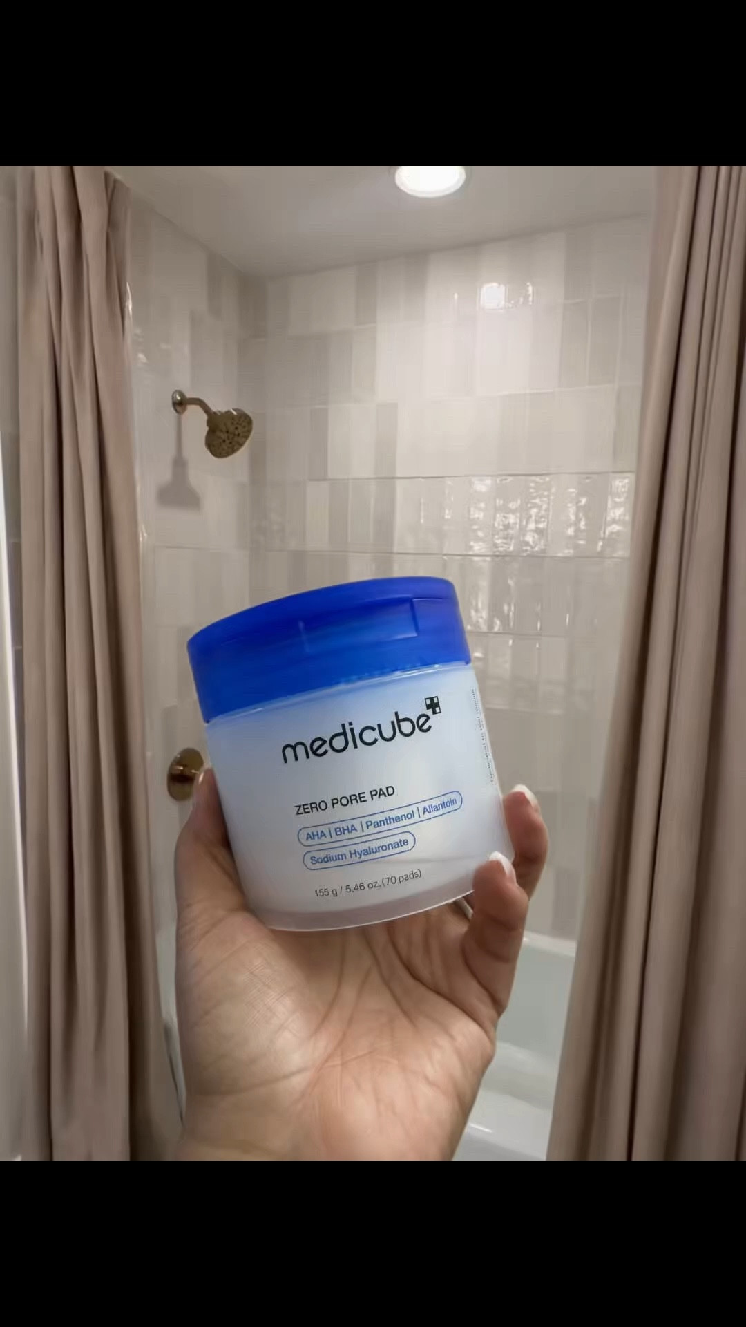 AHA, BHA, panthenol, and sodium hyaluronate in one exfoliating pad. Gentle enough to keep, effective enough to notice. 70 pads per jar🎉

#LTKBeauty