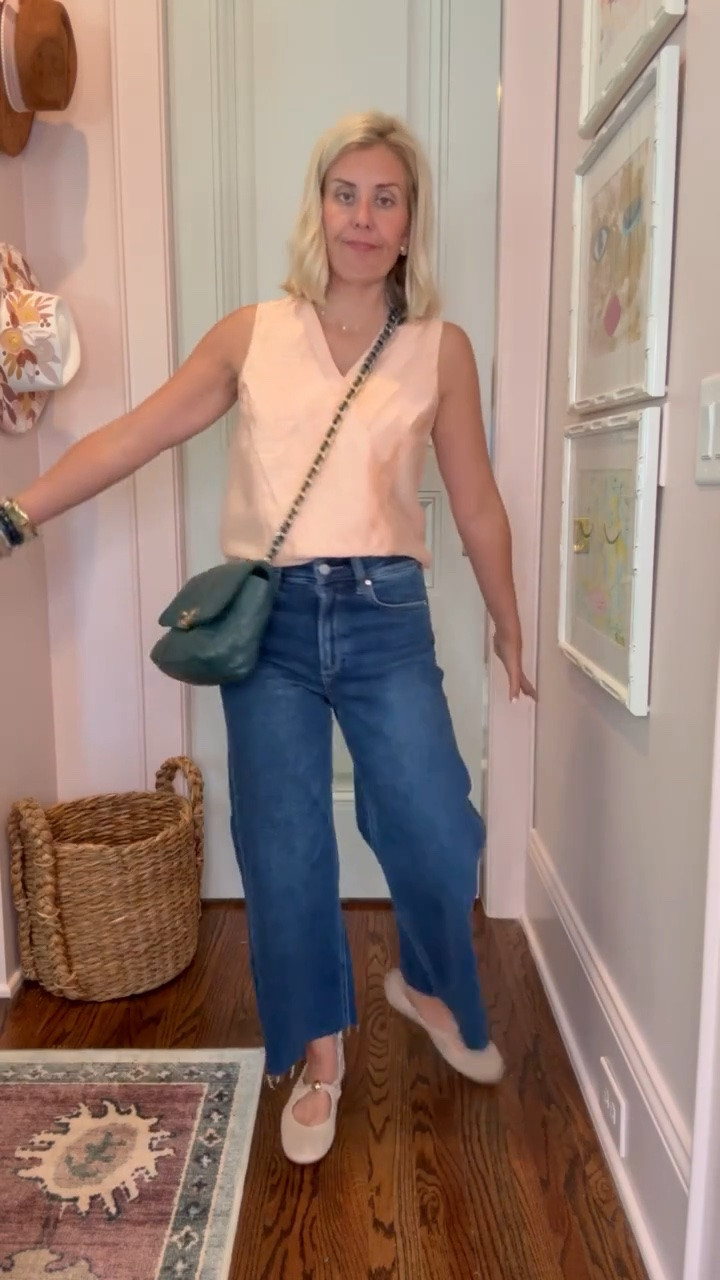 The most gorgeous top! This one can be dressed up and down. I’m in XS top, 26P jeans and 7.5 flats (sized 1/2 down). ￼

*code Catherine20 at Allie + Bess

#LTKdayinmylife #LTKootd #LTKmomlife