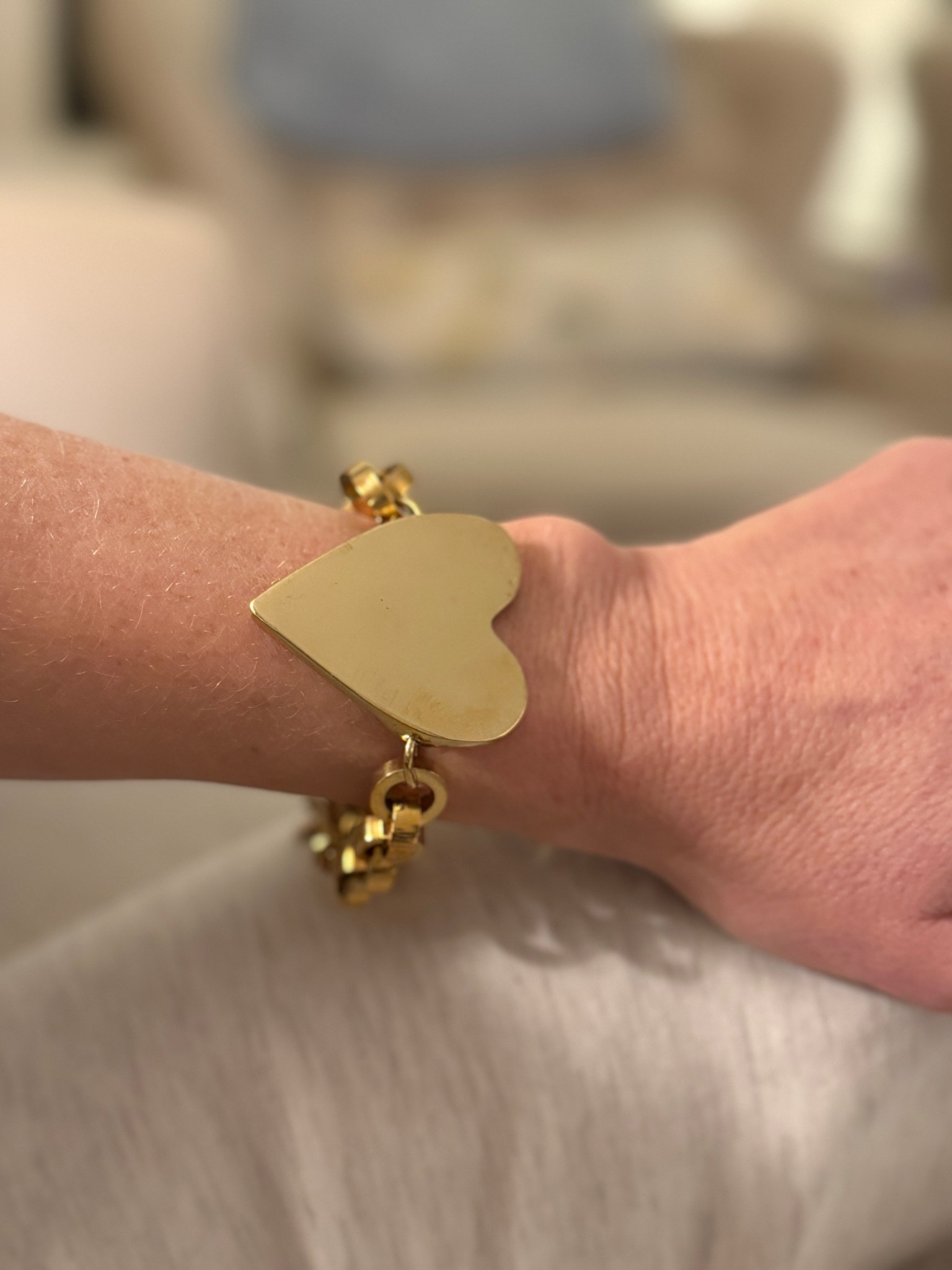 How amazing is this heart bracelet?!?!  Fan in real life 🩷

#LTKOver40 #LTKValentine #LTKTravel