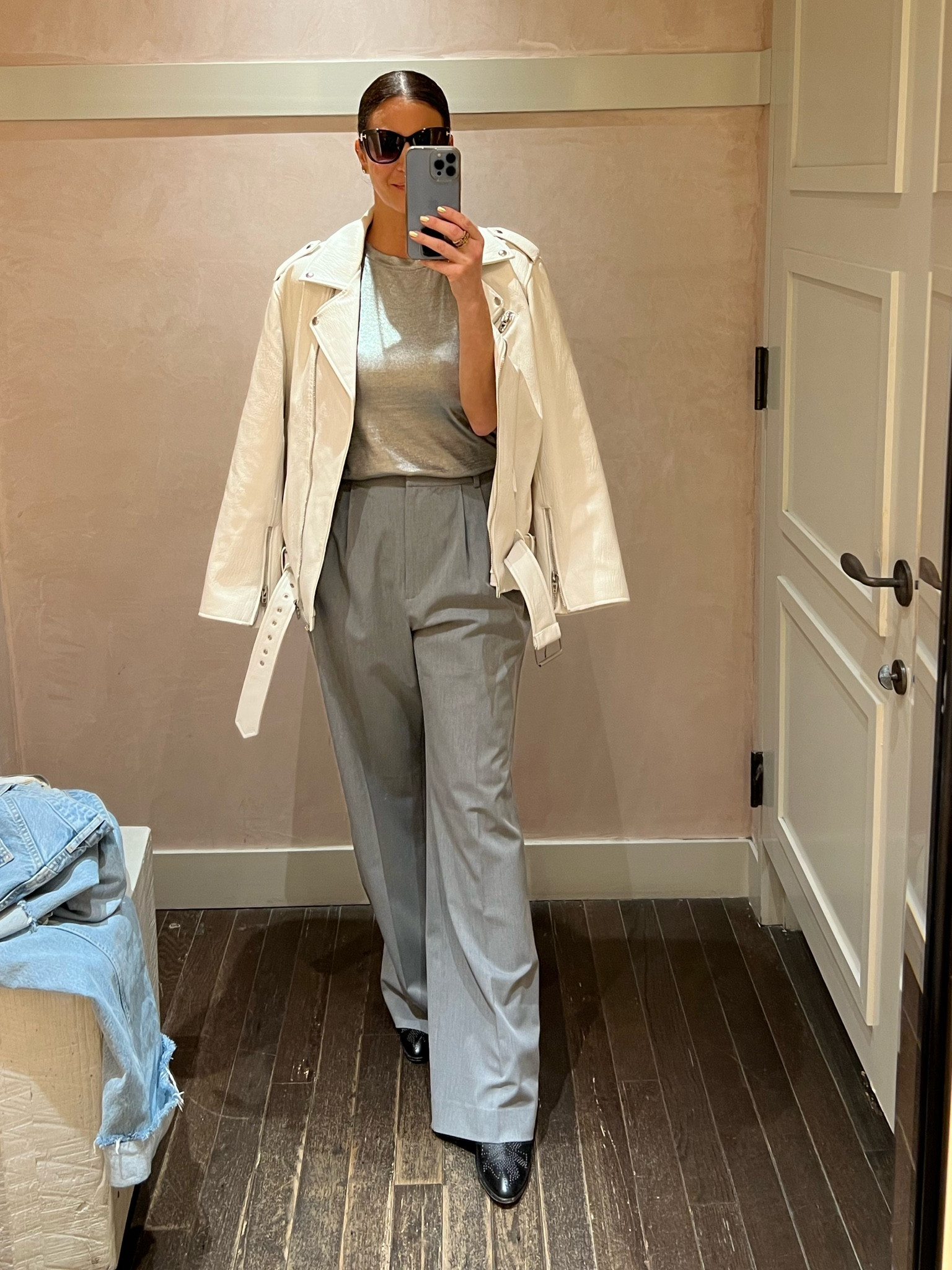 Metallic top and grey pants. So pretty for spring 🤍

#LTKstyletip #LTKSeasonal #LTKworkwear