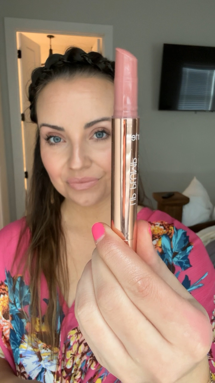 This viral glimmer lip plumper is a must in your beauty bag! Super Hydrating, Long-wearing, and Plumping.


#LTKbeauty #LTKVideo #LTKwedding