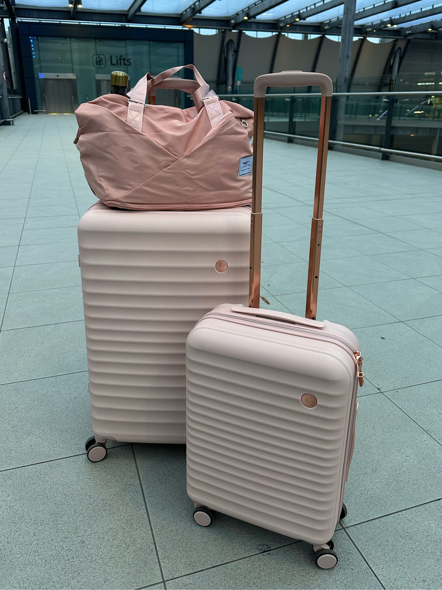 Travel set essentials: pink hard suitcase for nere uk #travelessentials #suitcase #luggage #pink 

#LTKSeasonal #LTKhome #LTKtravel