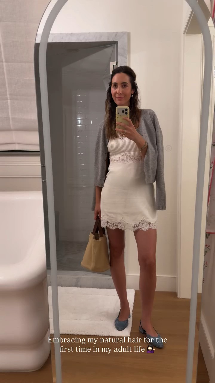 Embracing my natural hair for the first time in my adult life 💁🏻‍♀️outfit of the night!

#LTKgrwm #LTKmomlife