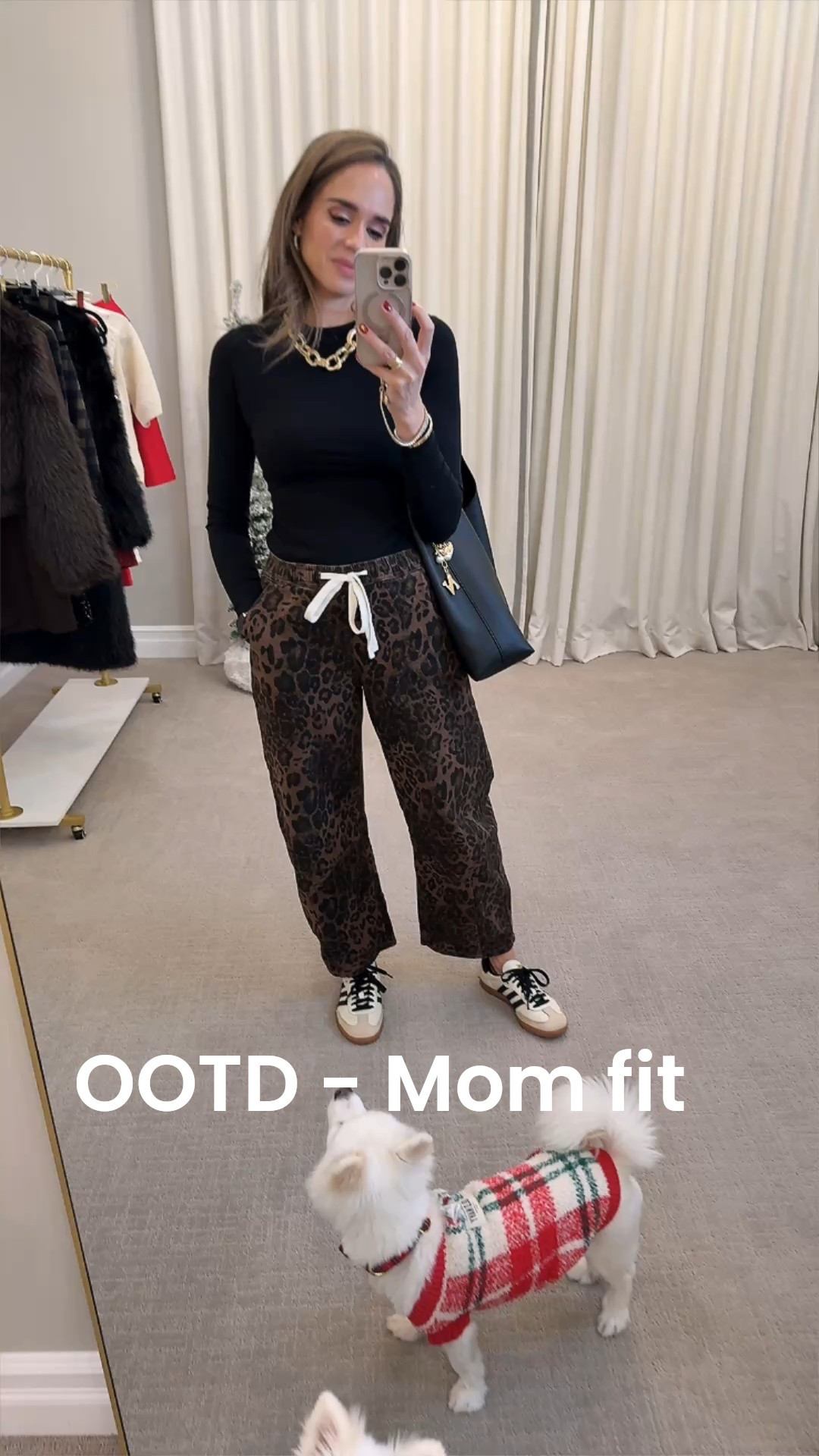 I got so many compliments on these pants at school pick up and they were so effortless to style and wear! As a busy mom my style is usually effortless and chic! 🙌🏼
Wearing a size small in everything. ♥️

#LTKFindsUnder50 #LTKmomlife #LTKootd