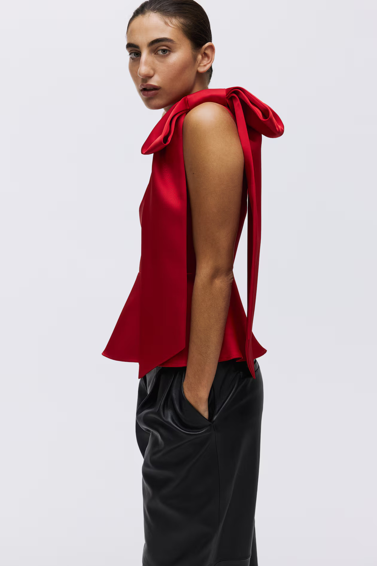 Bow-detail one-shoulder top | H&M (UK, MY, IN, SG, PH, TW, HK)
