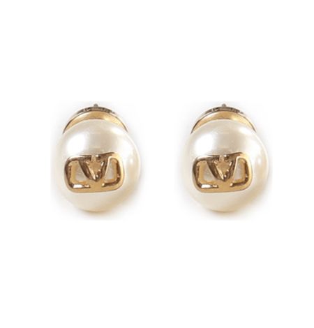 Valentino sale but it’s a flash Labor Day weekend sale so snap up these Valentino pearl and V logo earrings lots more while they’re on sale! They’re such classic and versatile
Pearl stud earrings you can use forever. Use code RF-220X-D9218D at checkout for a chance to win $500! Get them or gift them as a great gift for her.

#LTKworkwear #LTKsalealert #LTKSale