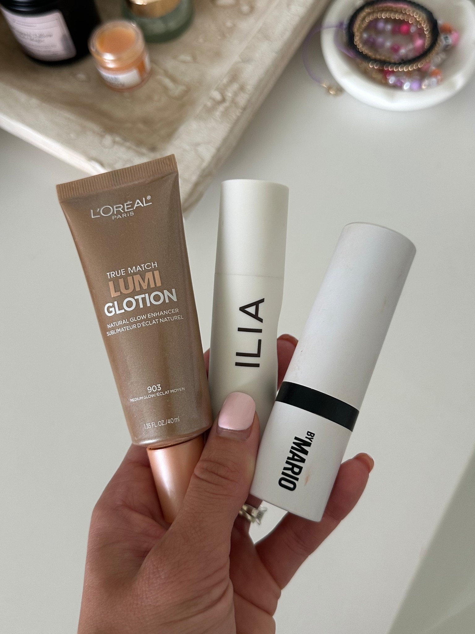 During the week wear! A healthy looking glow ✨

Sephora | Lumi Glotion | L’Oréal Lumi | ilia complexion stick | Mario | make up by Mario blush stick 

#LTKBeauty #LTKFindsUnder100 #LTKFindsUnder50