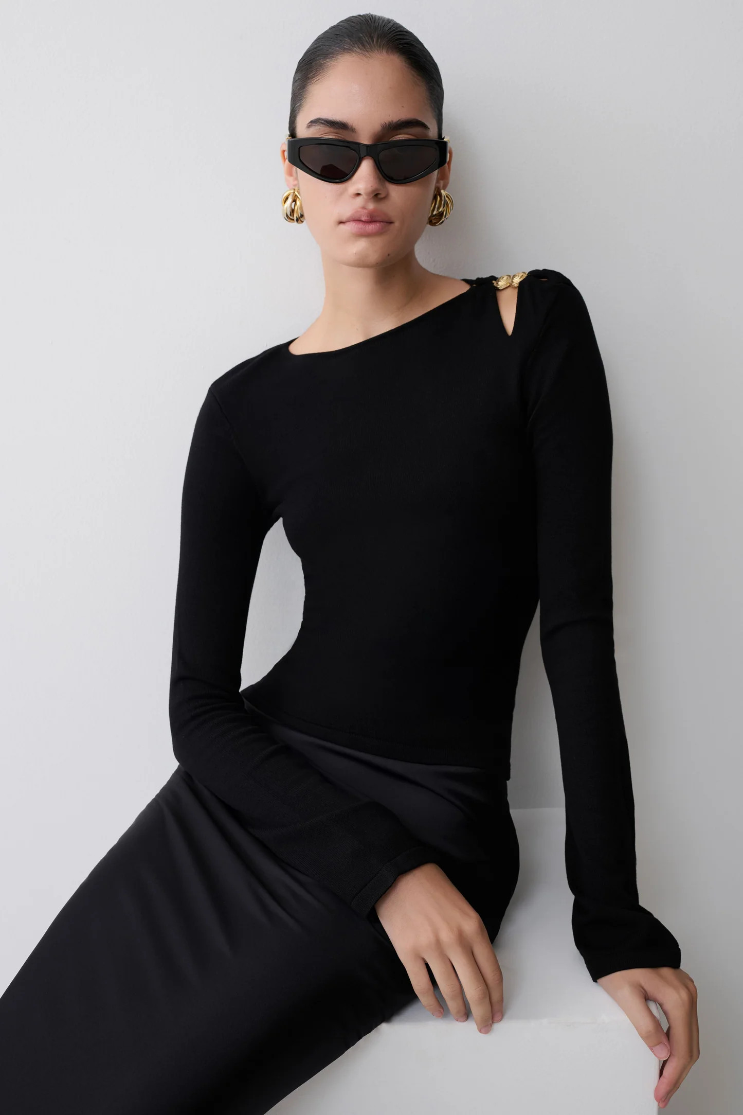 Ricky Knit Long Sleeve Longline Top - Black | MESHKI US
