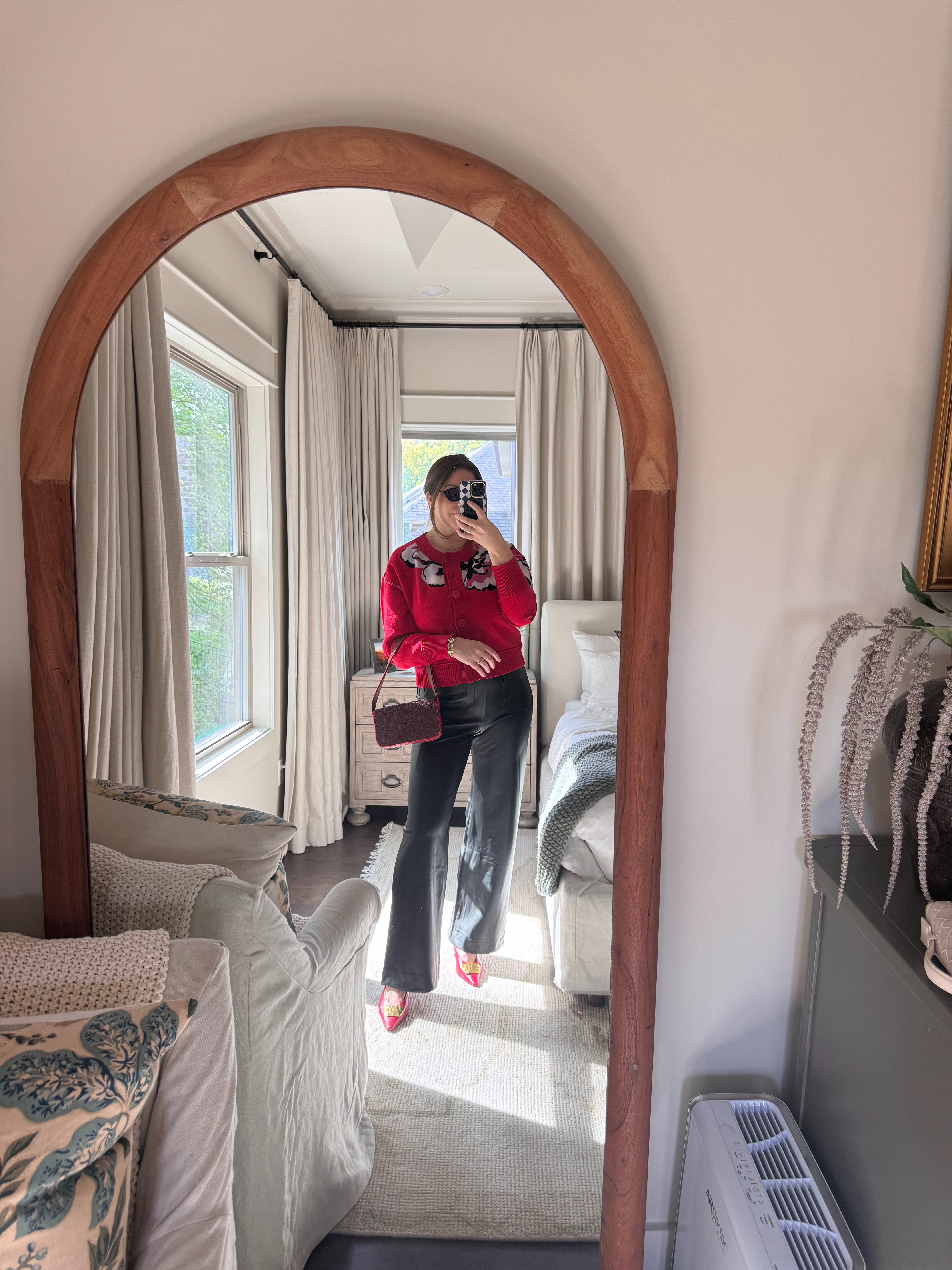 This red sweater is the perfect holiday piece because it doesn't feel too overdone. Top: M, Pants: 28

anthropologie l anthropartner l holiday outfit  

 