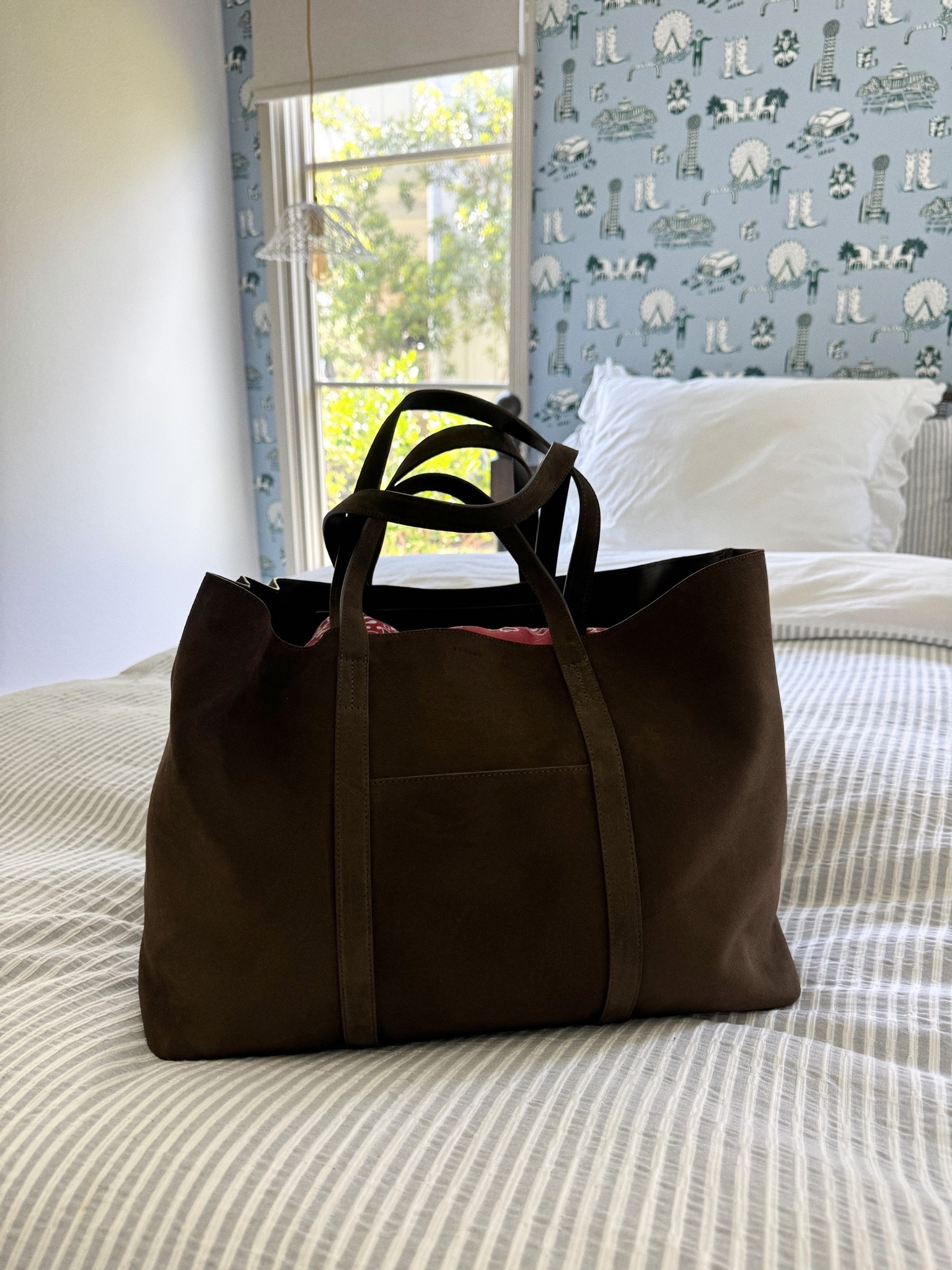 This sezane tote is amazing quality and holds so much!