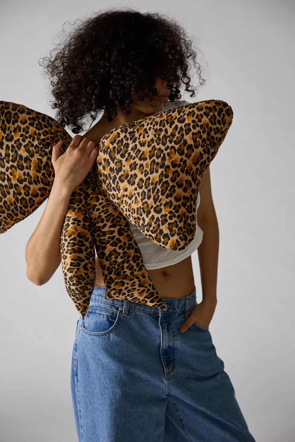 Big Bow Printed Throw Pillow | Urban Outfitters (US and RoW)