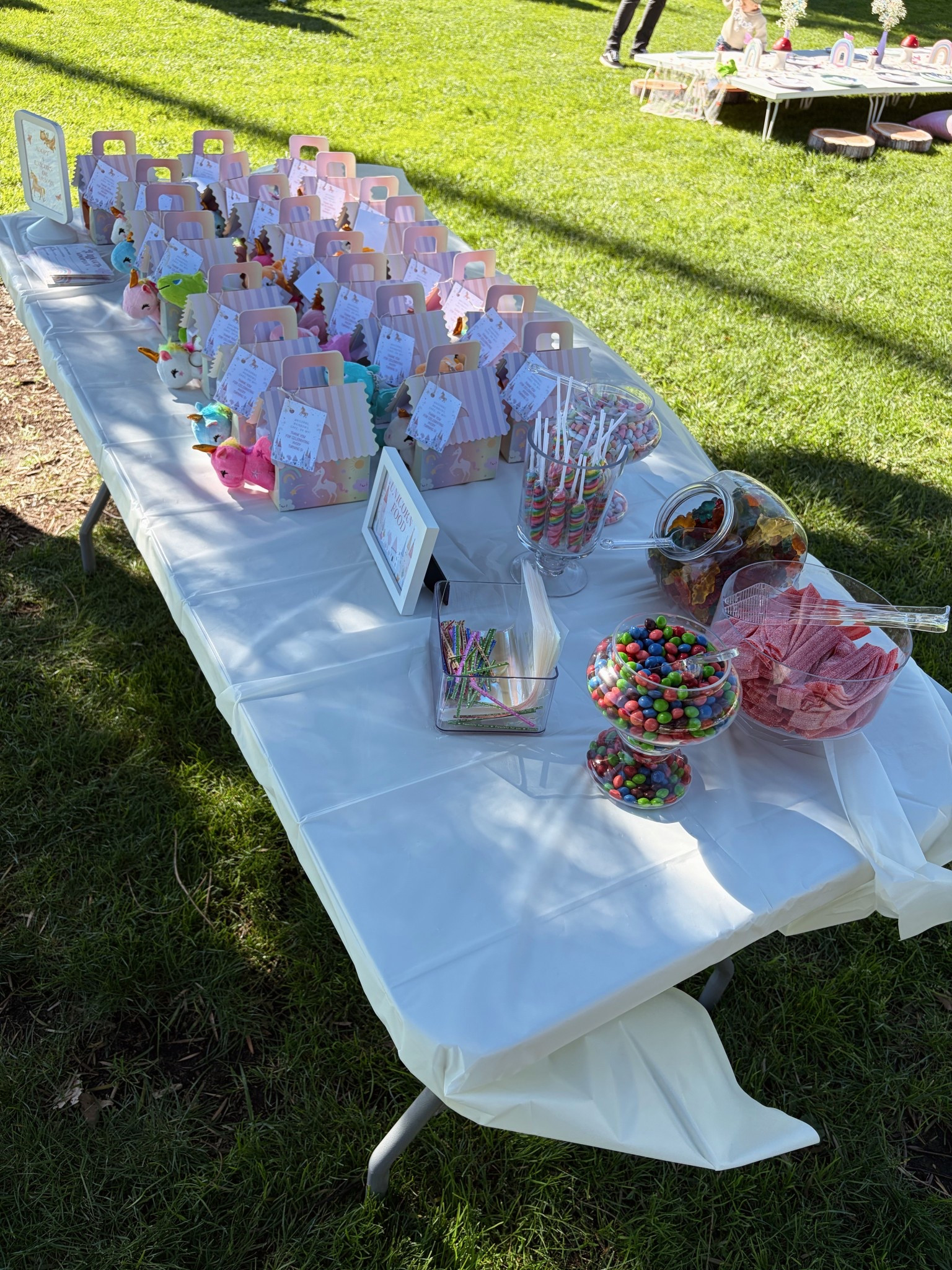 Unicorn Party Details Part II // the welcome & goodie bag table 


I made custom gift tags for the unicorn boxes with a little “thank you for coming” note on them. 

The strawberry belt candy I bought at Trader Joe’s! 

#unicorn #unicornbirthdayparty 

#LTKdayinmylife #LTKFindsUnder50 #LTKKids