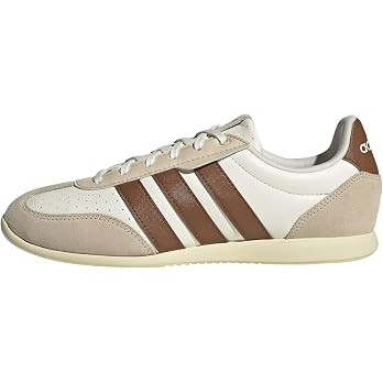 adidas Women's Barreda Low Shoe | Amazon (US)