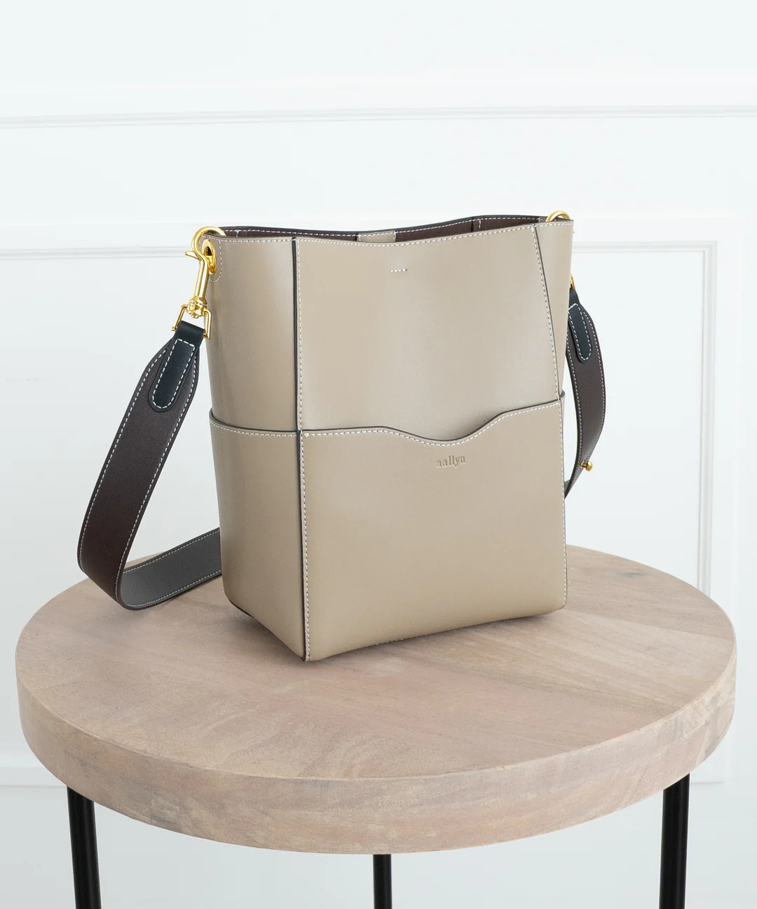 Jordan Bucket Bag | AALLYN