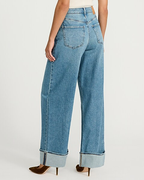 Low Rise Light Wash Cuffed Baggy Jeans | Express