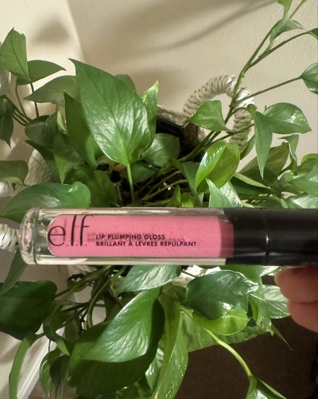 It’s sooo good! 

Linking a few other faves from e.l.f. (That I’m wearing right now.)

xoxo
Elizabeth 

#LTKBeauty #LTKxelfCosmetics #LTKOver40