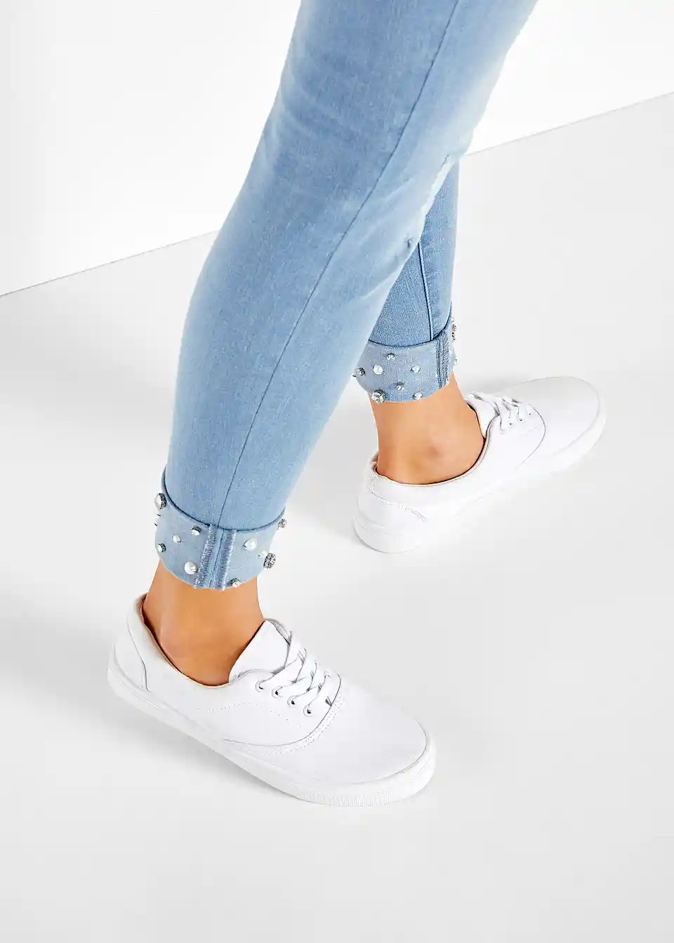 Sneaker aus Baumwoll-Canvas | Bonprix DE