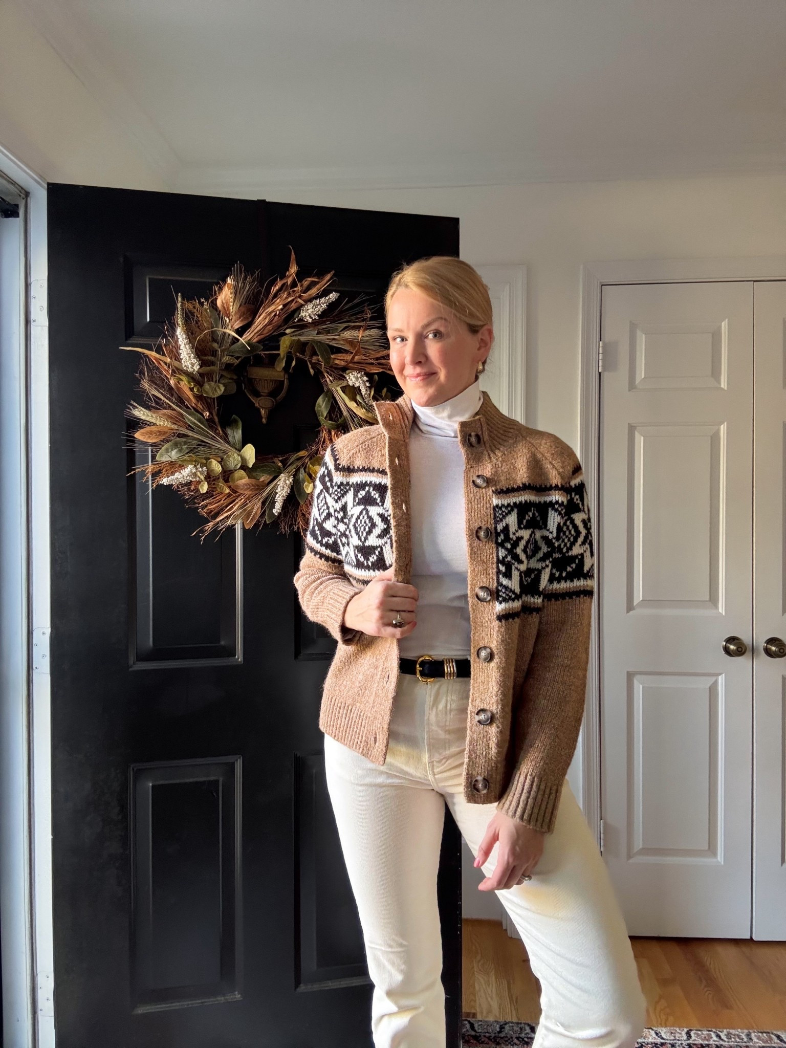 Winter whites - love these straight leg white corduroys for winter and the white turtleneck for layering with winter sweaters

Wearing my true size in everything 