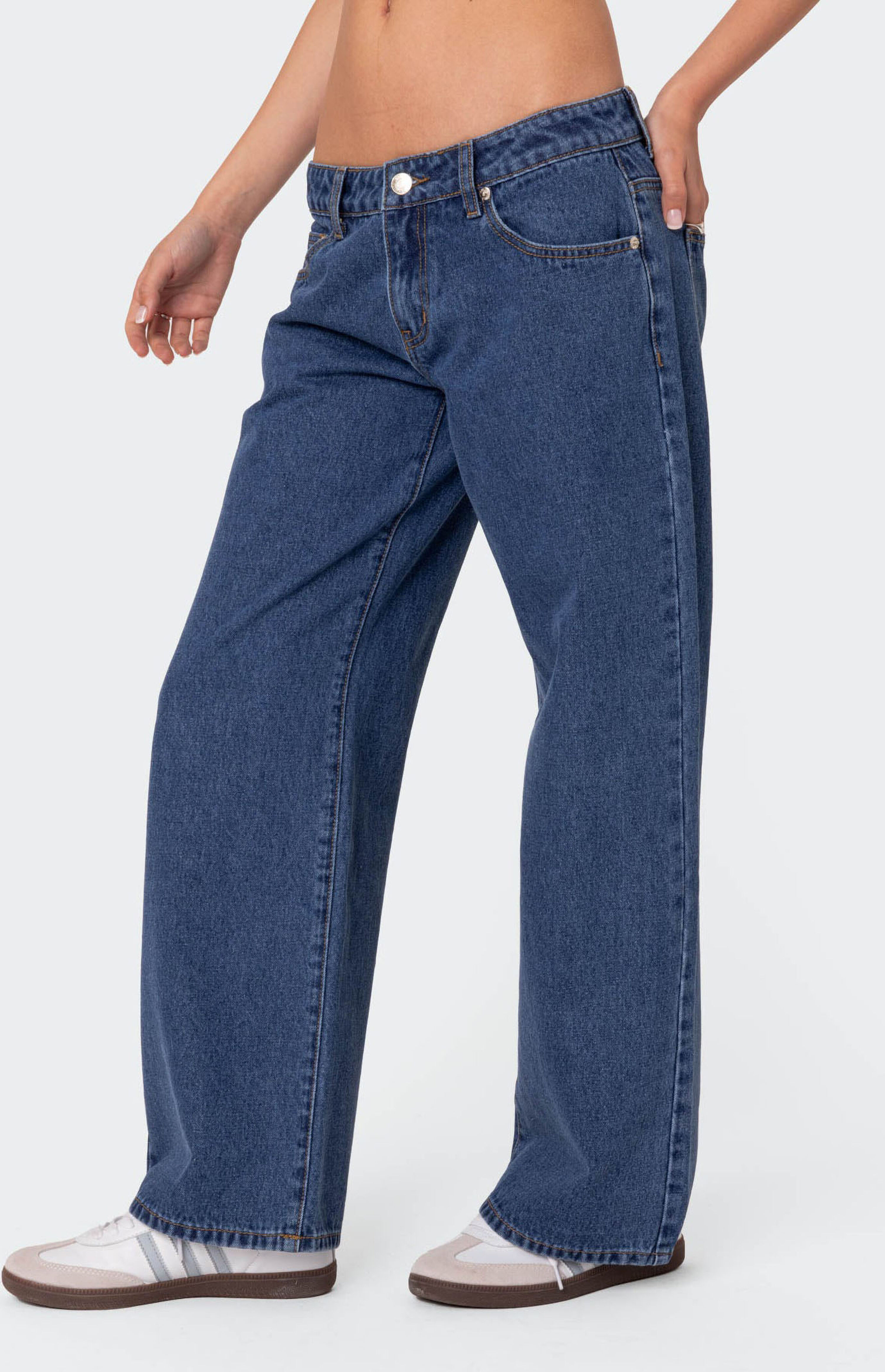 Edikted Petite Raelynn Washed Low Rise Jeans | PacSun