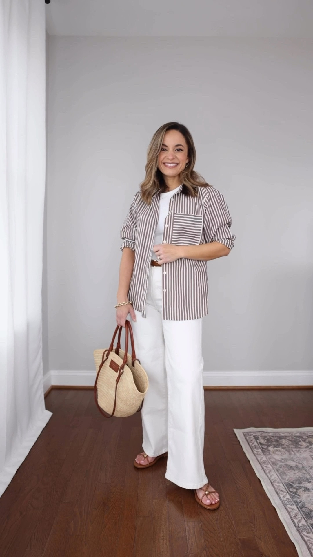 The white jeans from BR Factory styled a few ways in a mini capsule! 

White jeans (BR Factory): petite 24 - 10” rise, 27.5” inseam 
White t-shirt (Quince): xs 
Striped top (LOFT): petite xxs 
Denim top (J.Crew Factory): petite xxs 
Beige sweater (Quince): xs in speckled beige 
Sneakers (Gola): tts 
Flats (Madewell): tts 
Sandals (DV): tts 

#LTKPetite