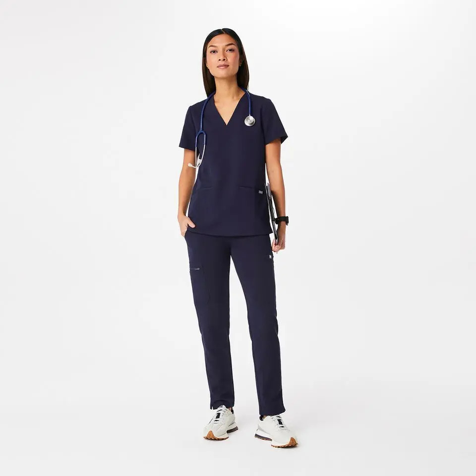Casma Three-Pocket Scrub Top™ | FIGS