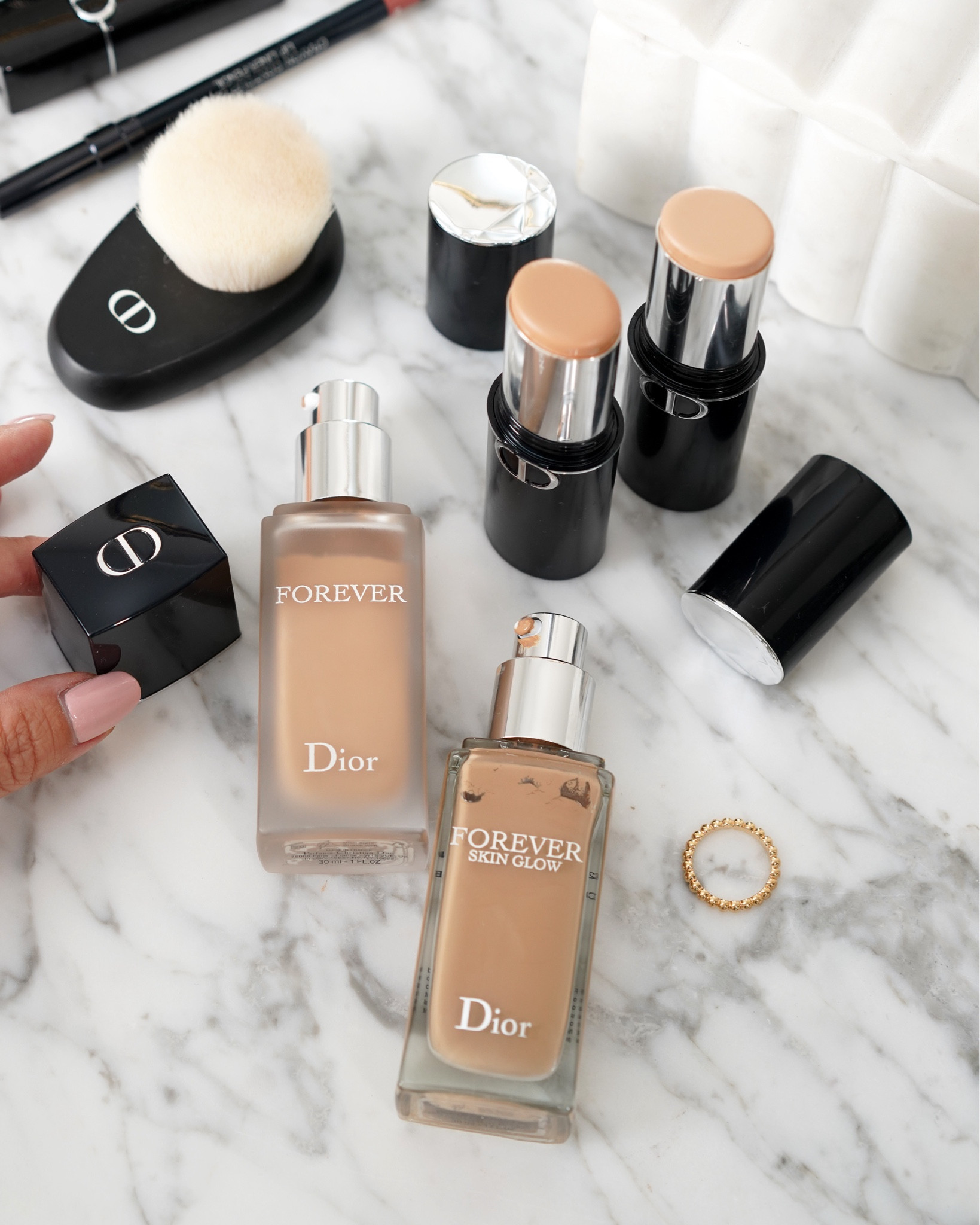 Dior Forever Foundation swatches in 2.5N and 3N in the different formulas:

Forever Skin Foundation Stick
Forever Skin Glow
Forever Matte

#LTKBeauty