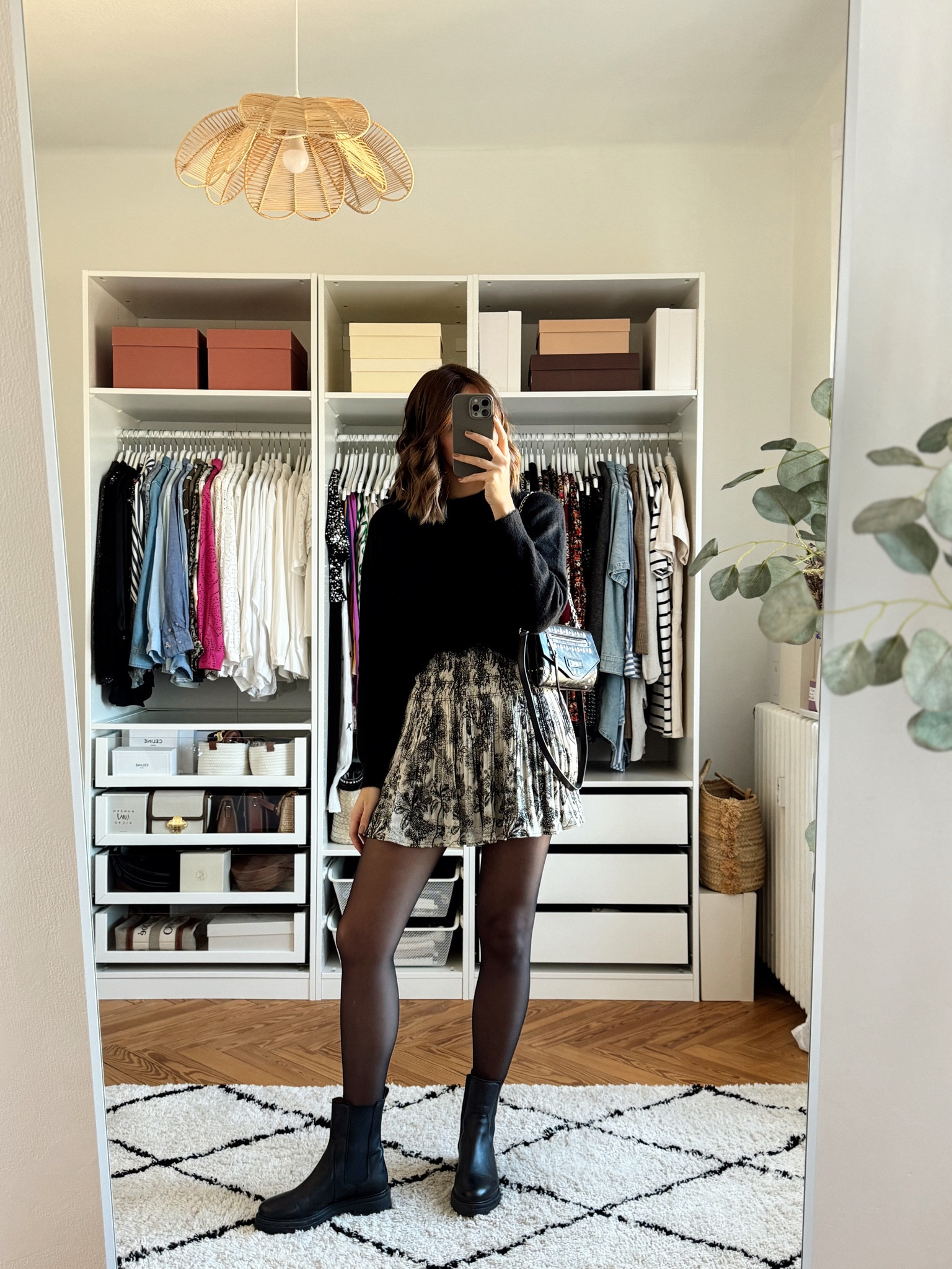 Monday 🖤

#LTKeurope #LTKGiftGuide