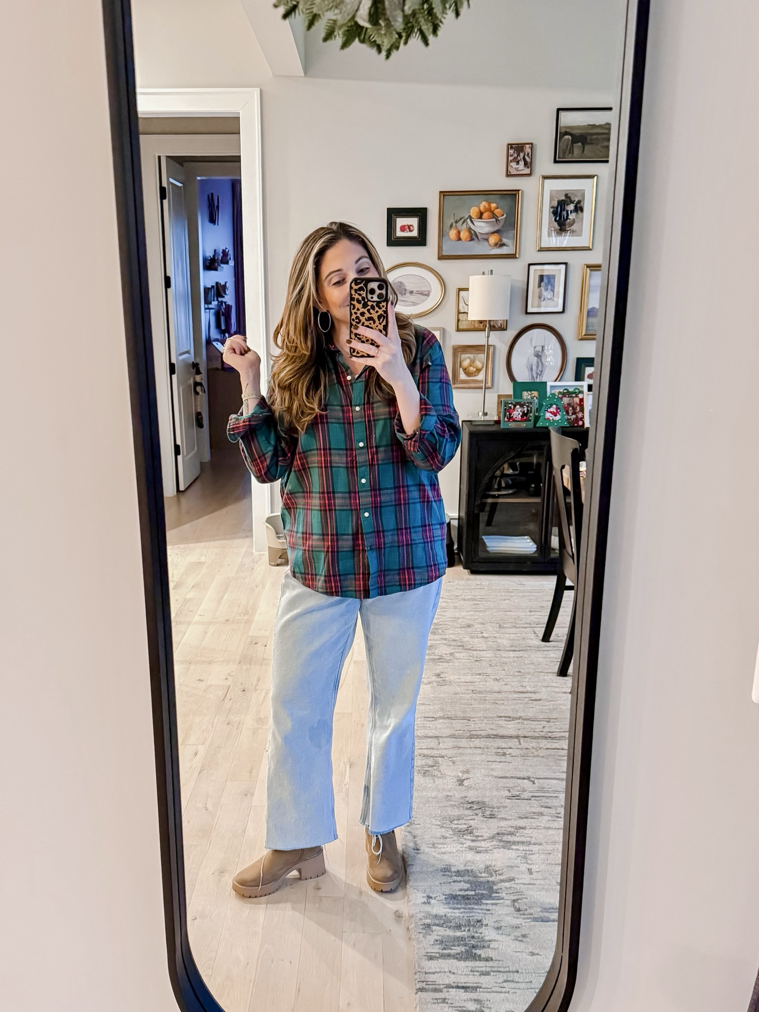 What I wore to a wreath making girls night! Wanted to stay casual but also festive! This Target flannel has the best Christmas vibe to it! Paired it with my Zara straight jeans and some Chelsea boot! All pieces run tts!
Top L / Jeans 12 / Boots tts 

#LTKMidsize #LTKootd #LTKHoliday