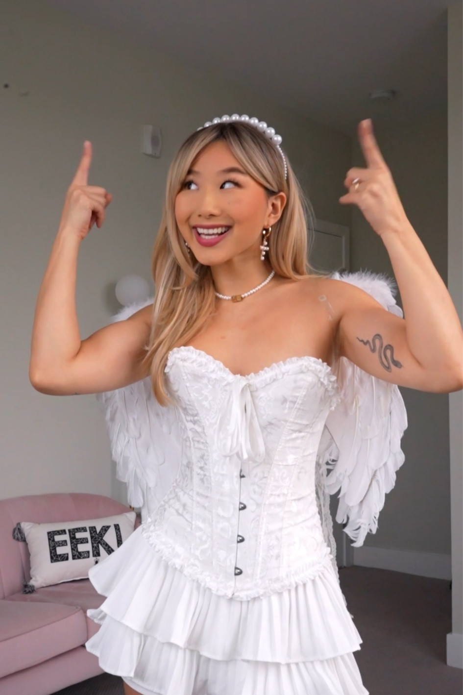 Angel Outfit: Bra and Feather Skirt