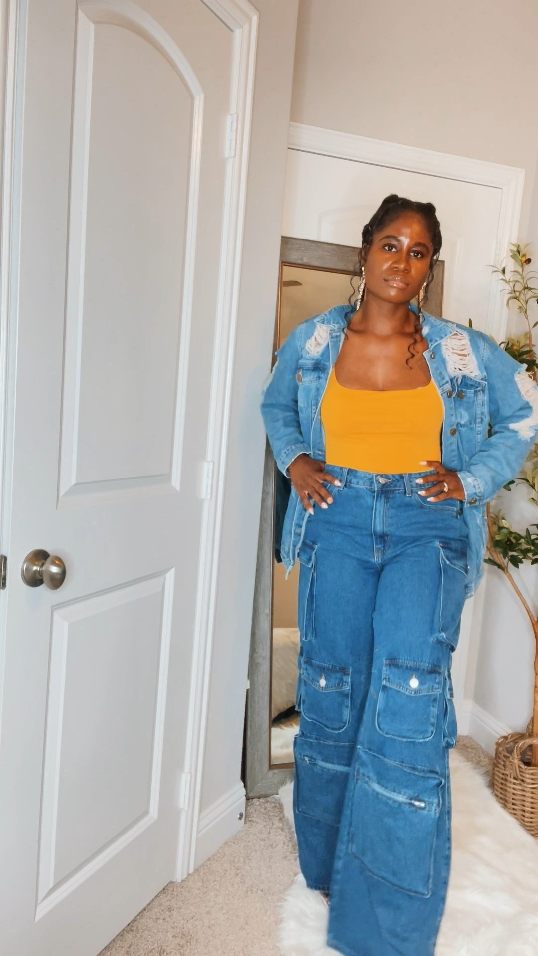 Y2K looks! Styling cargo pants with Denim jacket #y2k #denim #cargopants

#LTKVideo #LTKSummerSales #LTKSeasonal