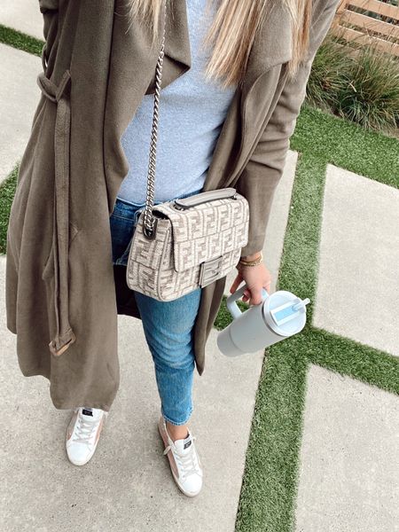 Casual winter outfit with Madewell jeans and sneakers  

#LTKstyletip #LTKSeasonal #LTKsalealert