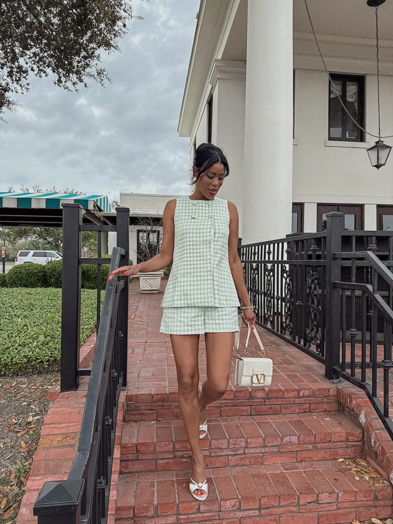 My first Easter in Gulfport. 🐣 

#LTKOver40 #LTKSeasonal #LTKStyleTip