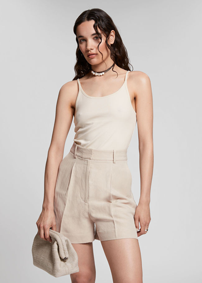 Short plissé en soie | & Other Stories (DE + FR)